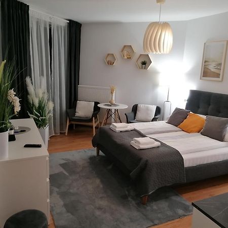 Pinea Apartament Z Widokiem Na Morze Z Basenem I Spa Przy Plazy Pobierowo Exterior foto